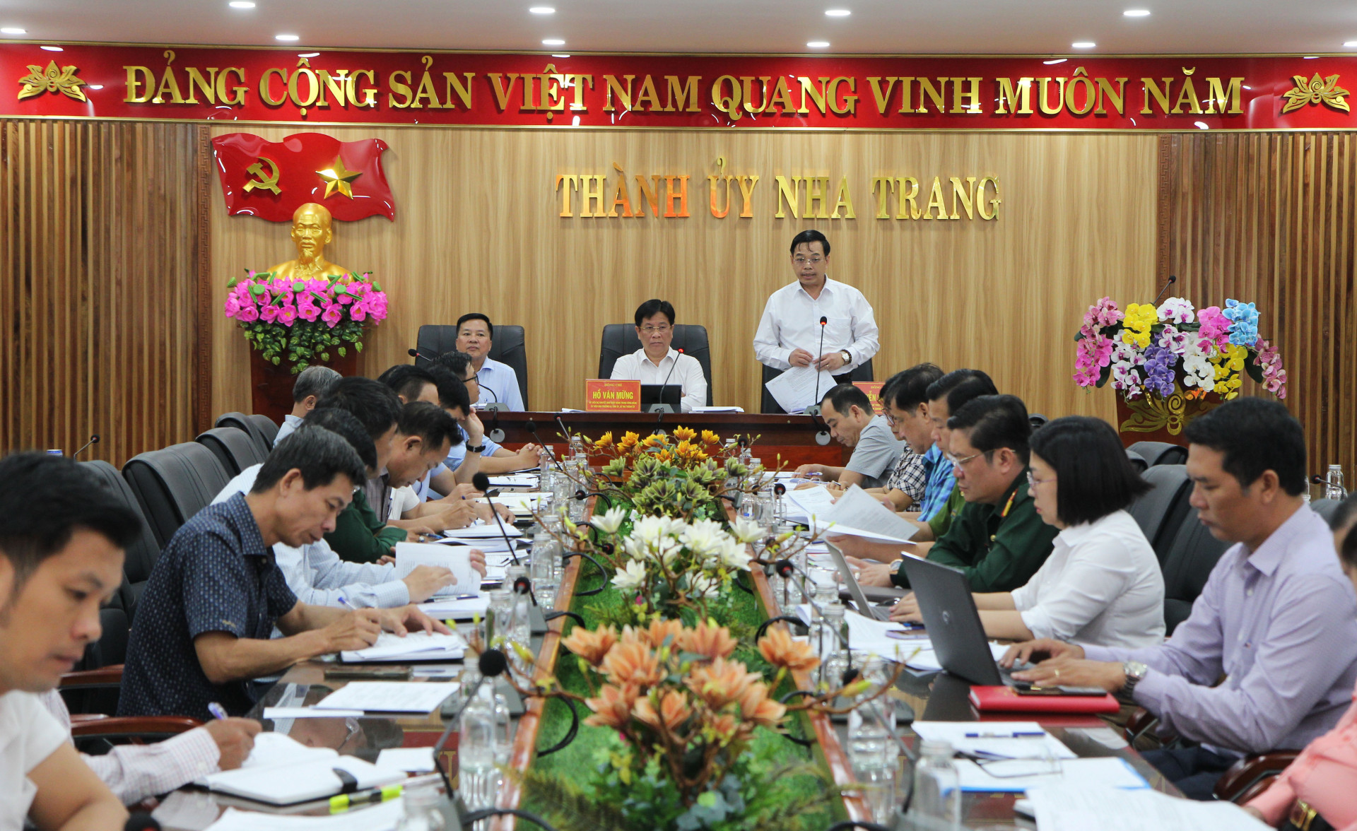 Đồng chí Nguyễn Sỹ Khánh - Phó Bí thư Thành ủy, Chủ tịch UBND thành phố phát biểu. 