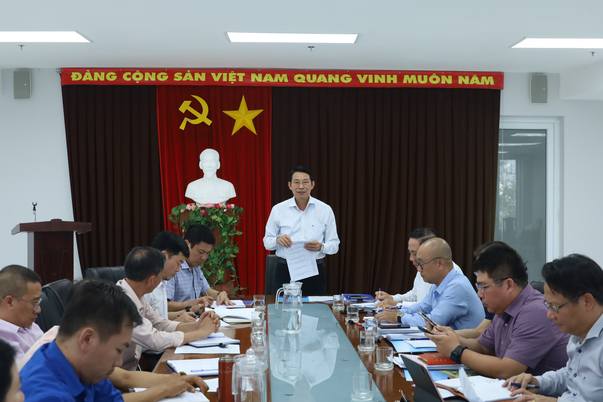 Đồng chí Đinh Văn Thiệu phát biểu tại buổi làm việc với lãnh đạo KTV.