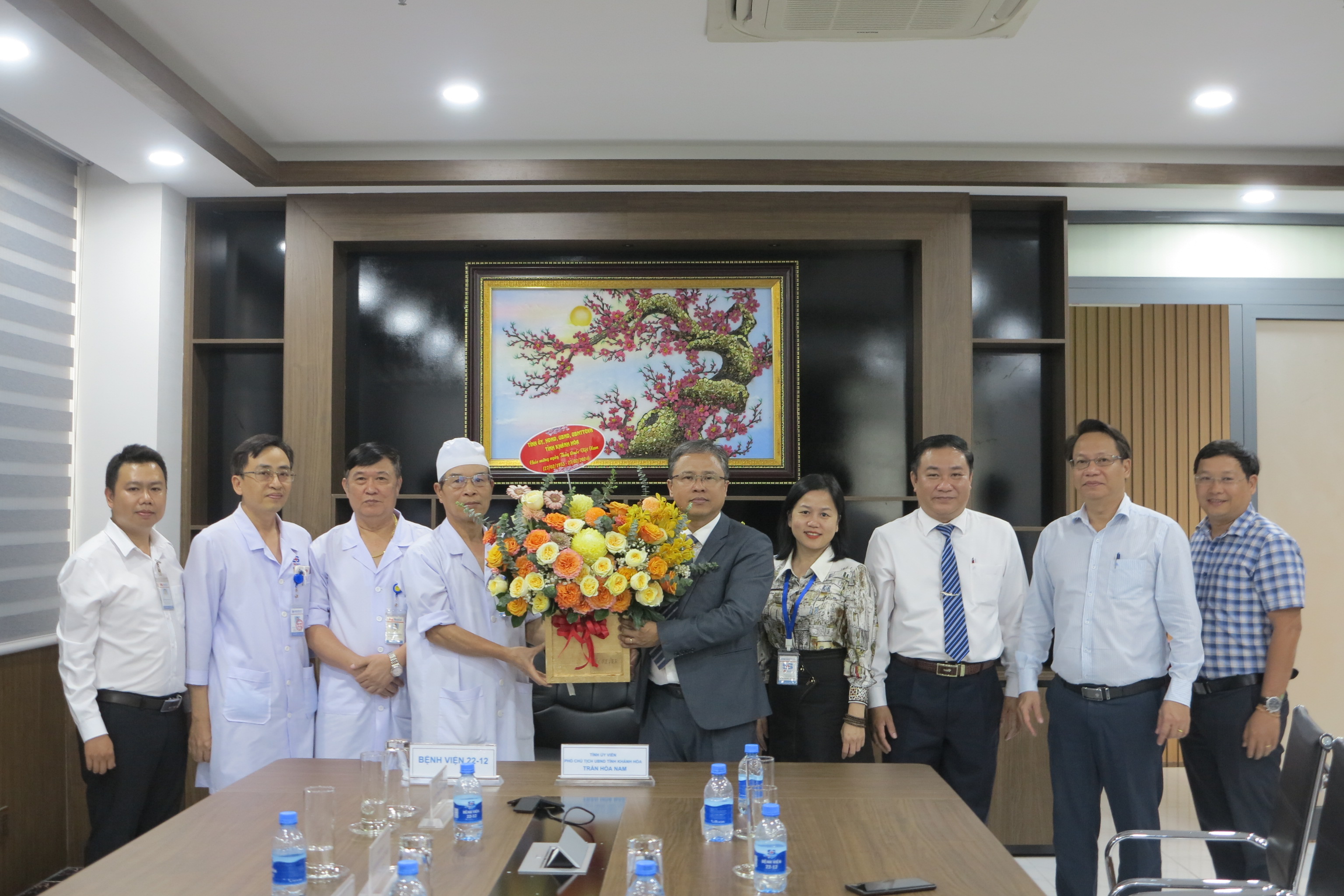 Phó Chủ tịch UBND tỉnh Trần Hòa Nam thăm một số cơ sở y tế