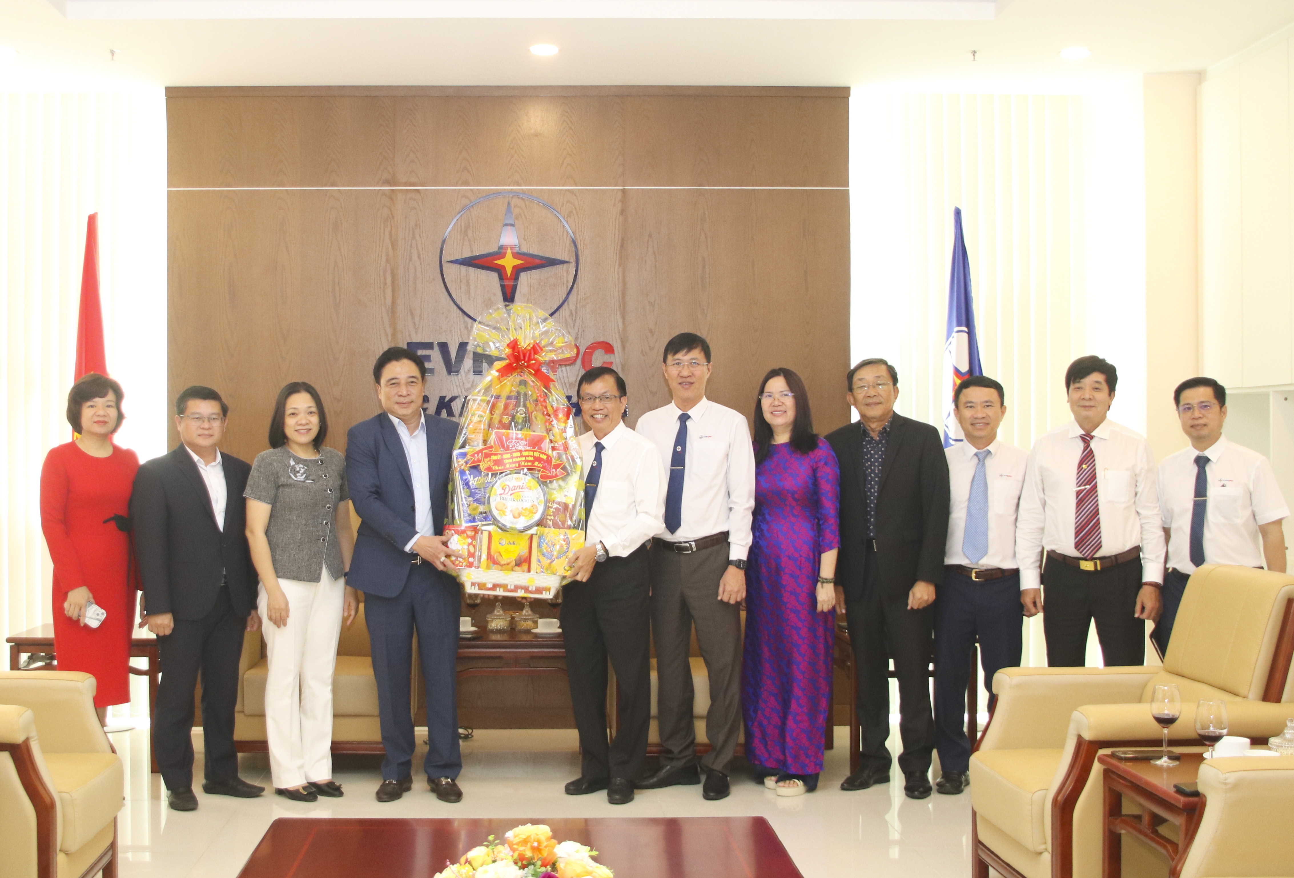 Phó Bí thư Thường trực Tỉnh ủy Nguyễn Khắc Toàn thăm, chúc Tết các đơn vị