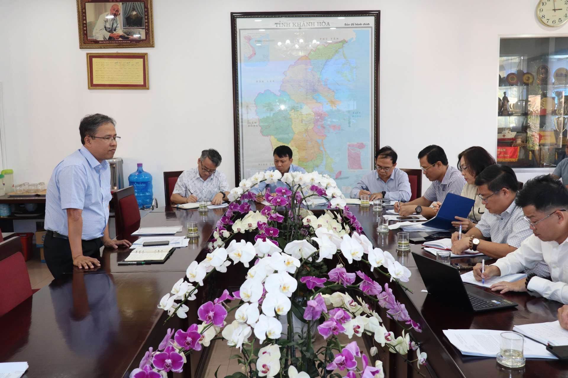 Đồng chí Trần Hòa Nam kết luận cuộc họp