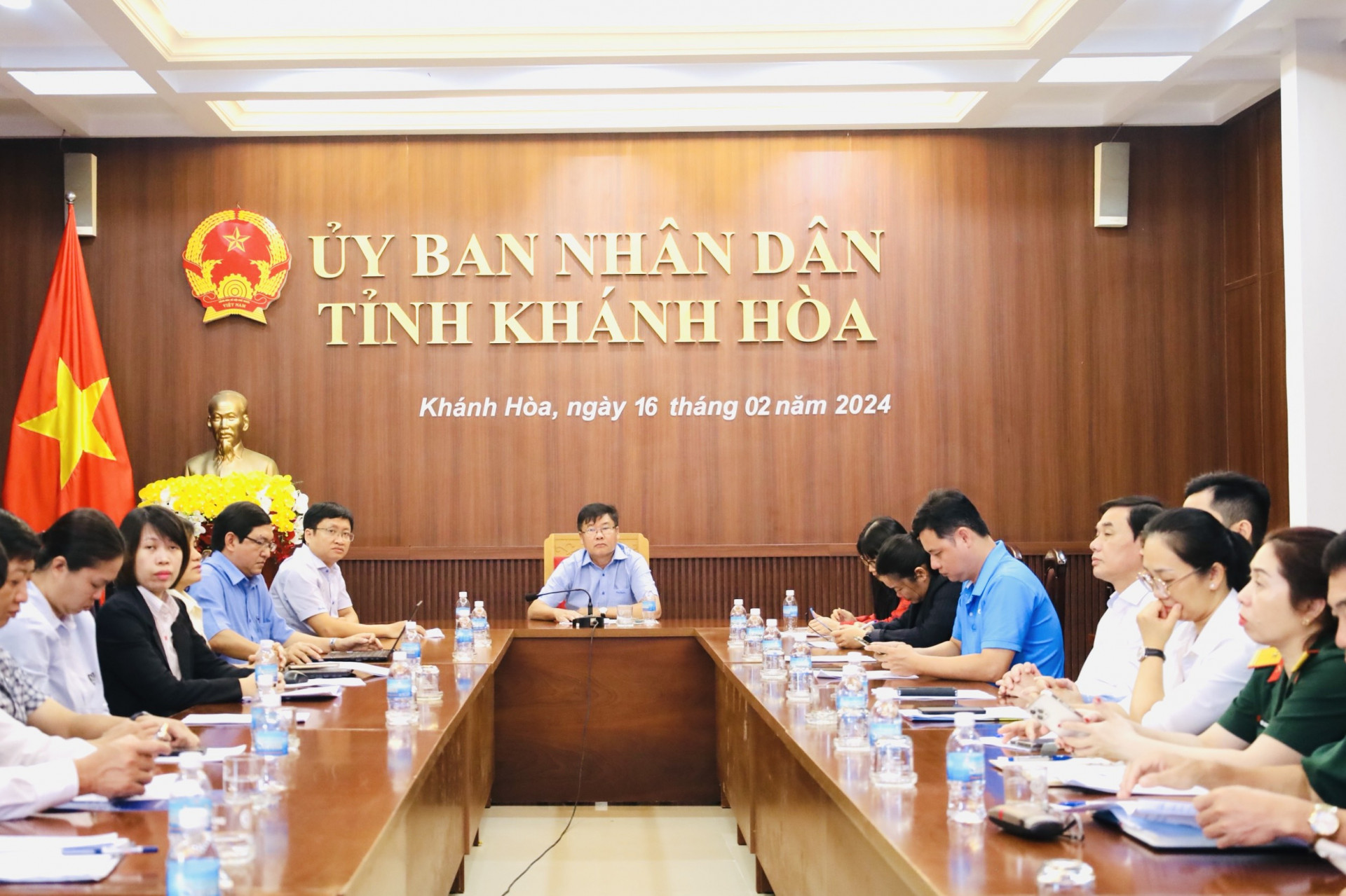 Quang cảnh hội nghị tại điẻm cầu Khánh Hòa