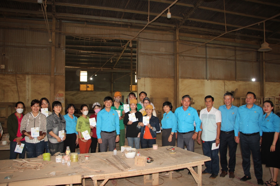 Supporting workers dealing with layoffs and income reductions