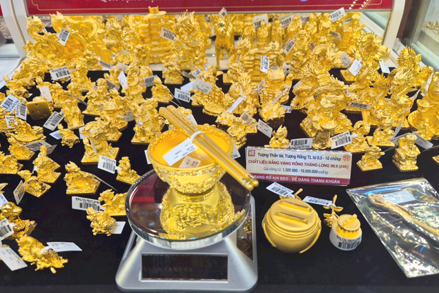 Giá vàng mất mốc 78 triệu đồng/lượng
