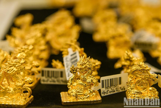 Giá vàng ngày 21/2 đồng loạt tăng, chênh lệch mua-bán dần được thu hẹp sau Ngày vía Thần Tài