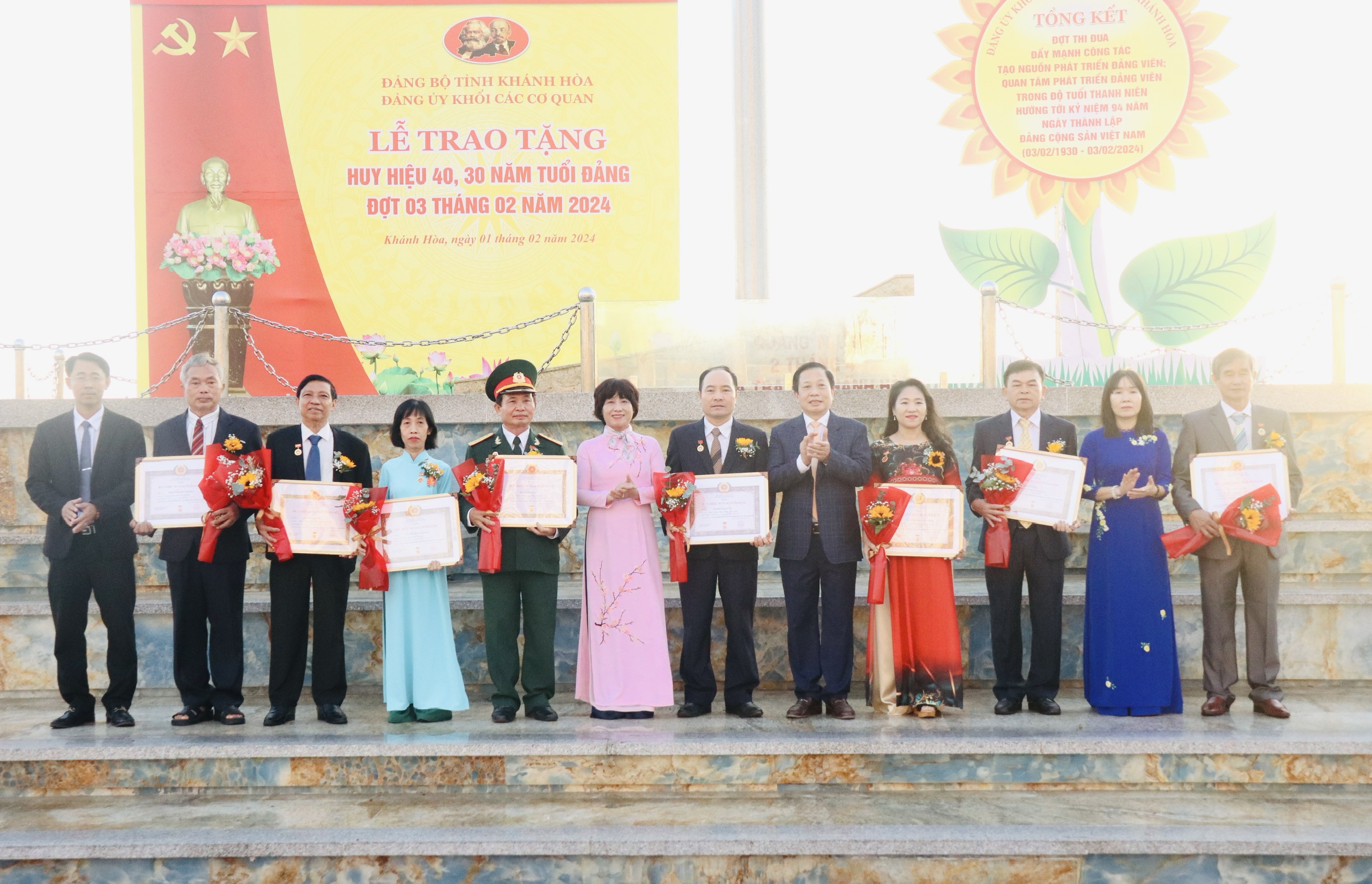 Đảng ủy Khối Các cơ quan tỉnh  Khánh Hòa:: Kỷ niệm 94 năm Ngày thành lập Đảng tại Quảng trường 2 tháng 4