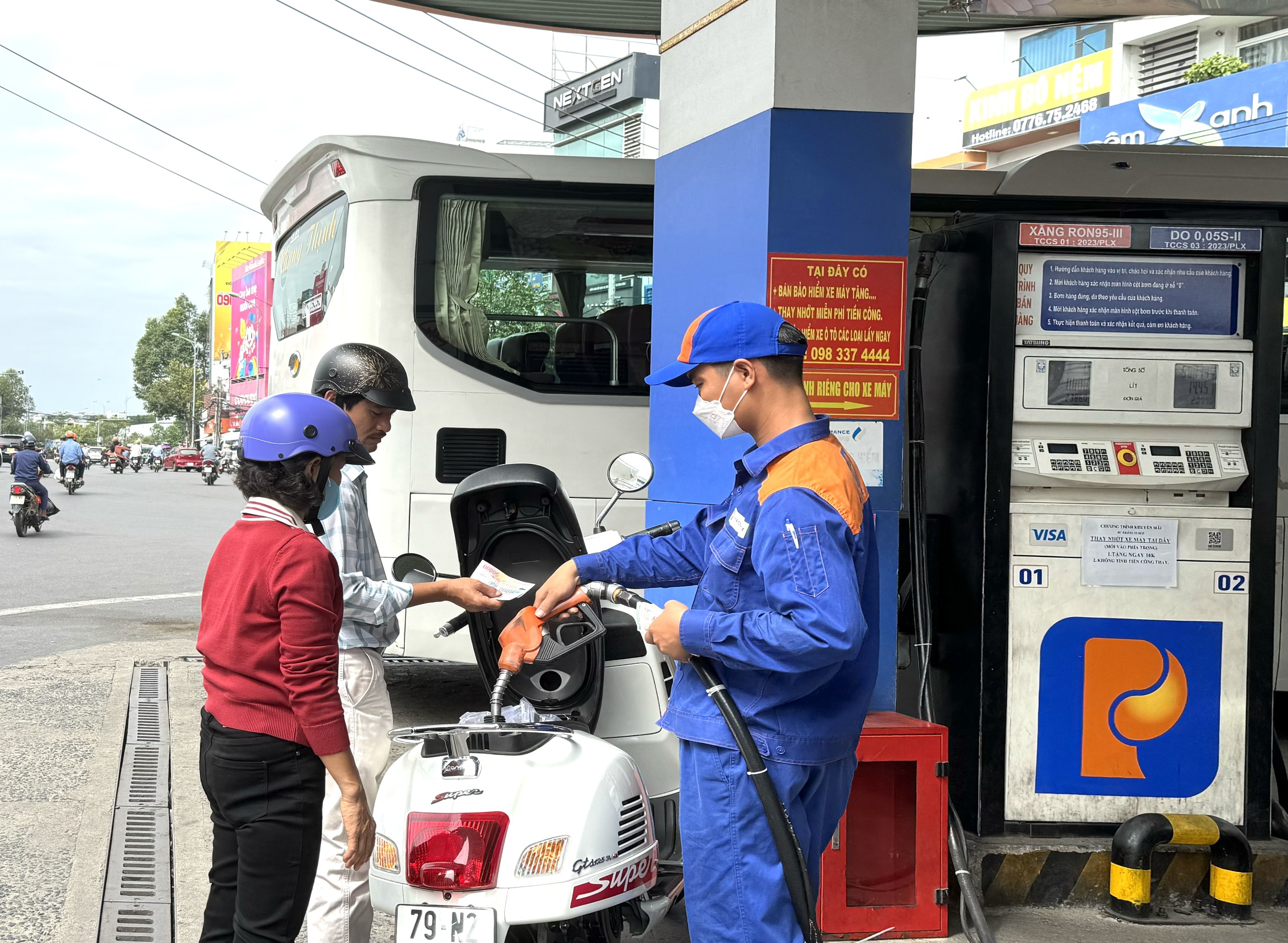 Giá xăng dầu đồng loạt tăng