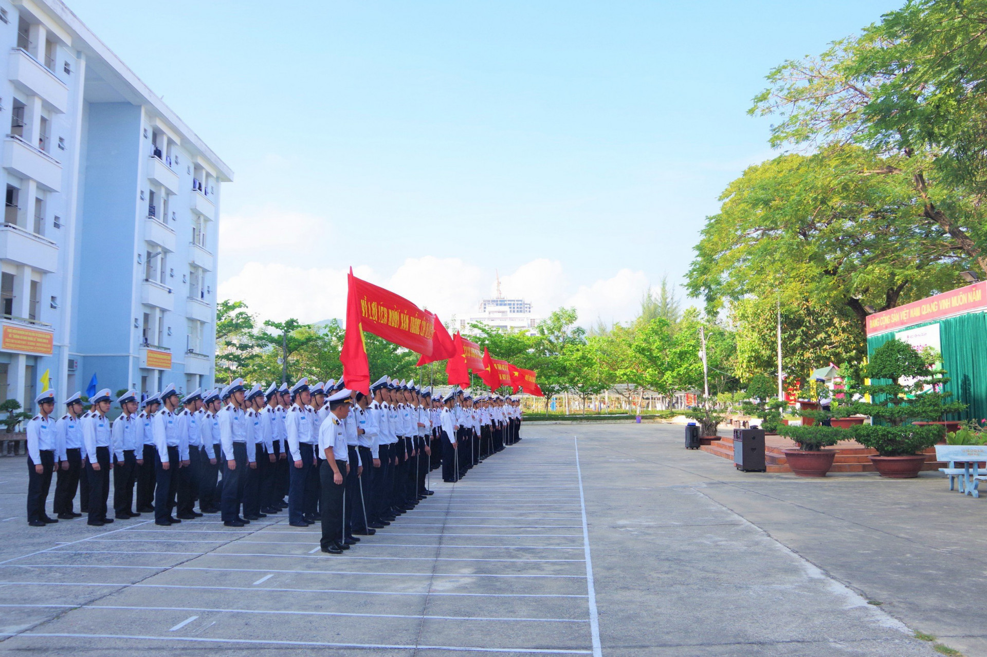 Quang cảnh lễ phát động.