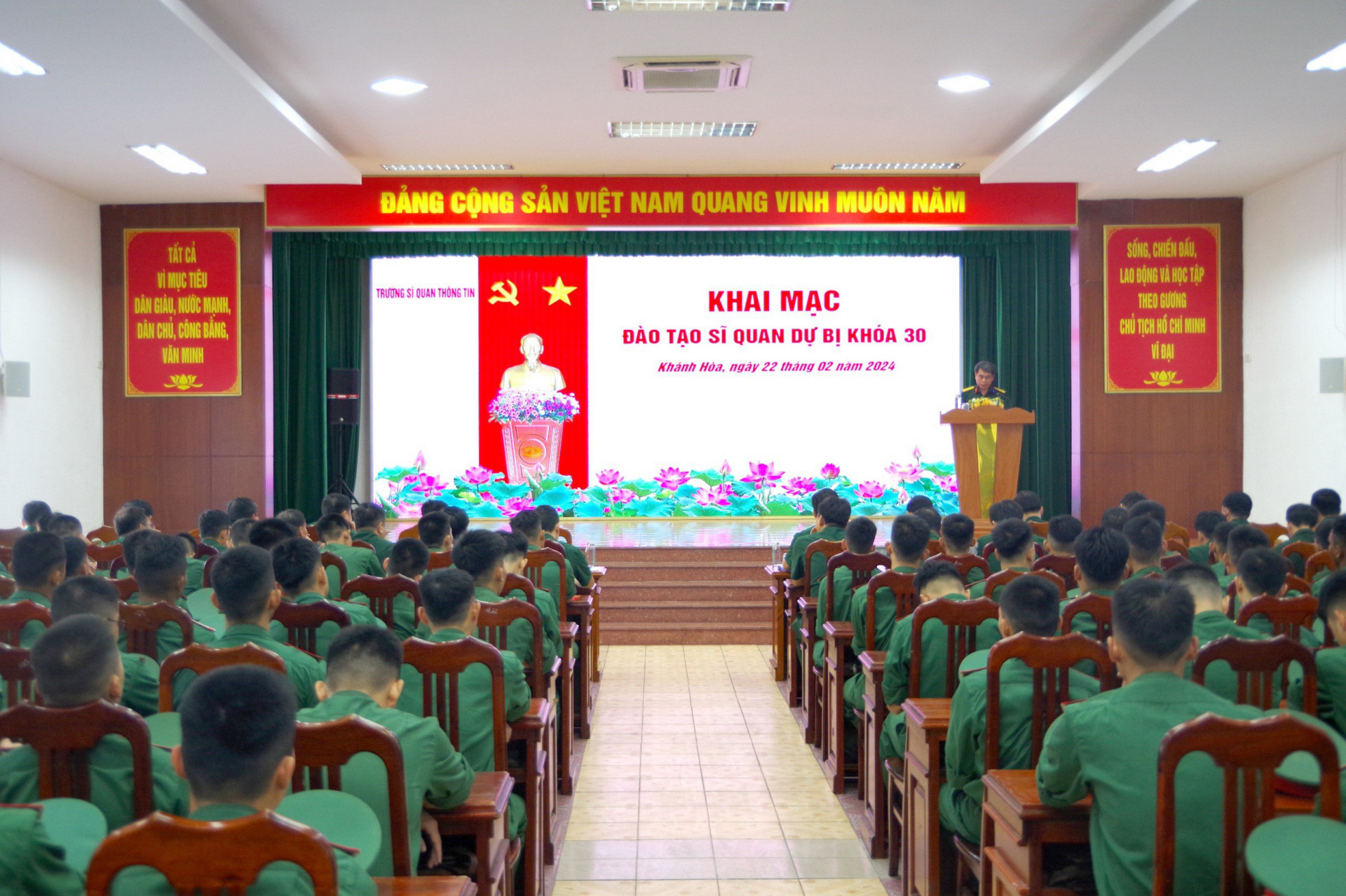 Quang cảnh khai mạc khoá đào tạo.