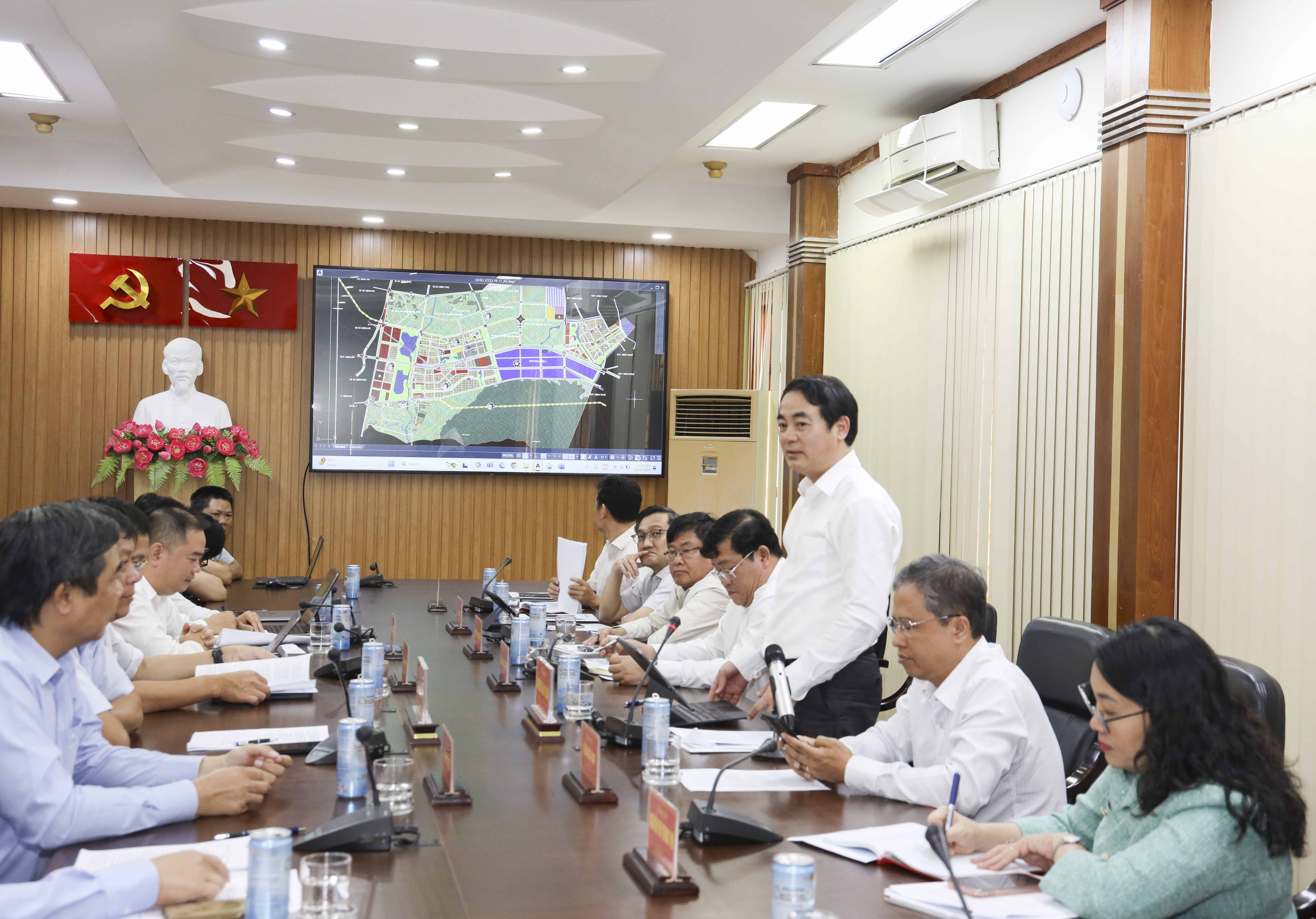 Bí thư Tỉnh ủy Nghiêm Xuân Thành làm việc với Tổng Công ty Cổ phần Phát triển khu công nghiệp