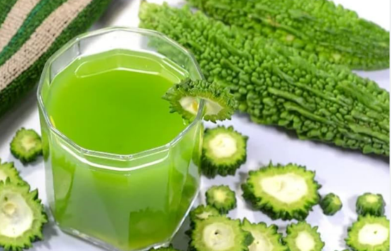 7 lợi ích khi uống nước ép mướp đắng vào buổi sáng