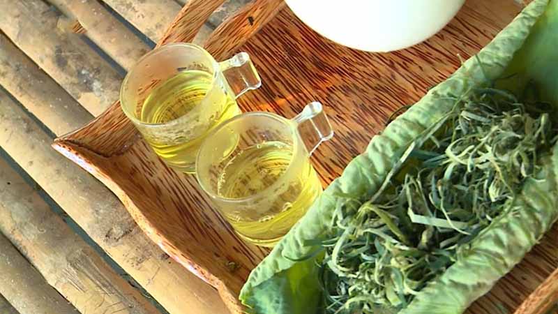 Trà lá sen hỗ trợ giảm cân.