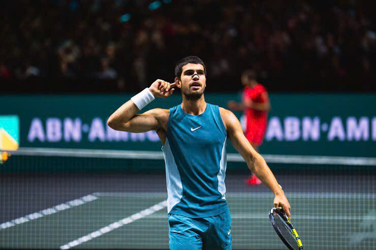 Bán kết ATP 500 Rotterdam Open: Tay vợt trẻ người Tây Ban Nha Alcaraz giành vé vào chung kết