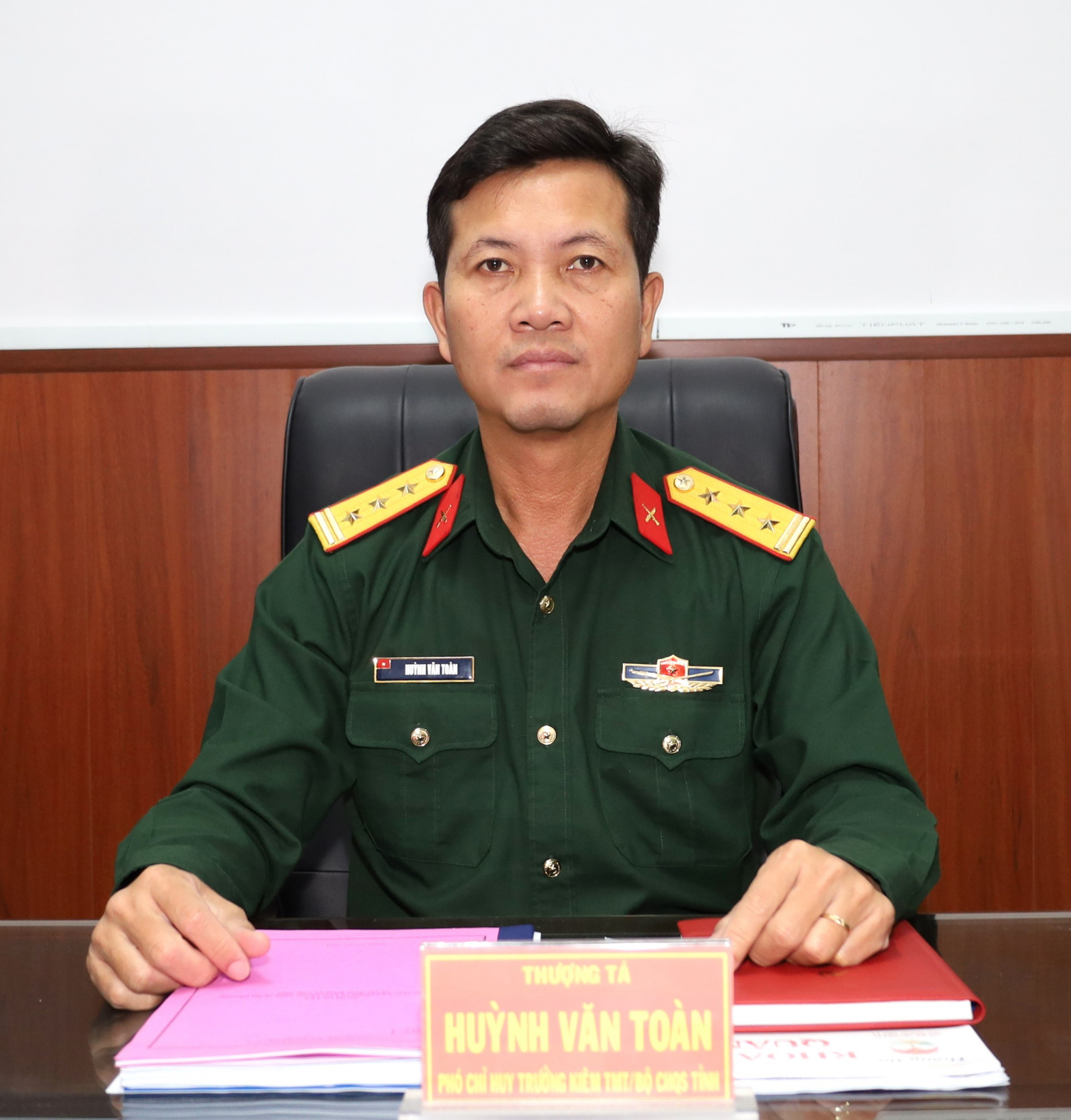 Thượng tá Huỳnh Văn Toàn.
