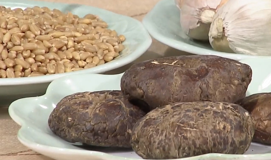 Làm việc quá sức thường có thể dẫn đến đột quỵ. (Ảnh: ITN)