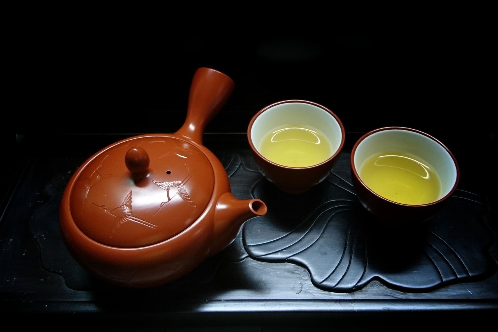 Uống trà có thể giúp người sử dụng giảm hấp thụ các kim loại nặng