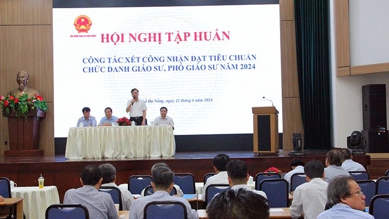 Công bố lịch xét công nhận đạt tiêu chuẩn chức danh Giáo sư, Phó Giáo sư năm 2025