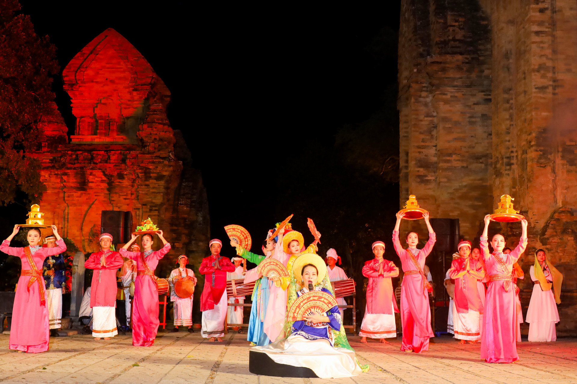 Art performance at special national monument Ponagar Temple

