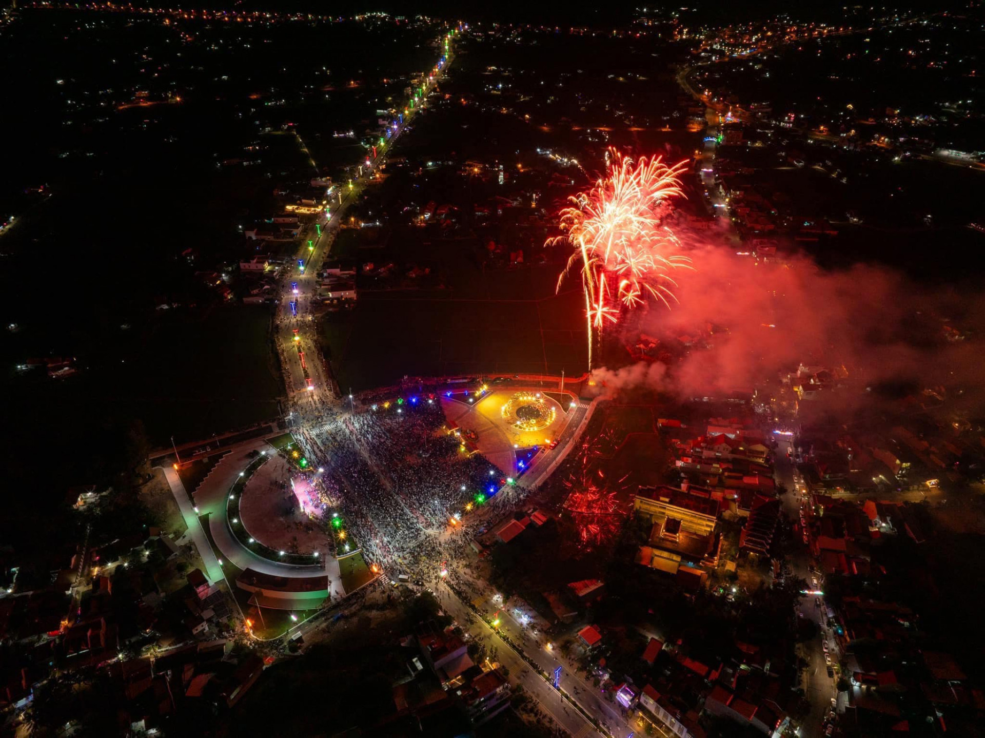 Firework display on Lunar New Year’s Eve 2025 at 2-4 Square 

