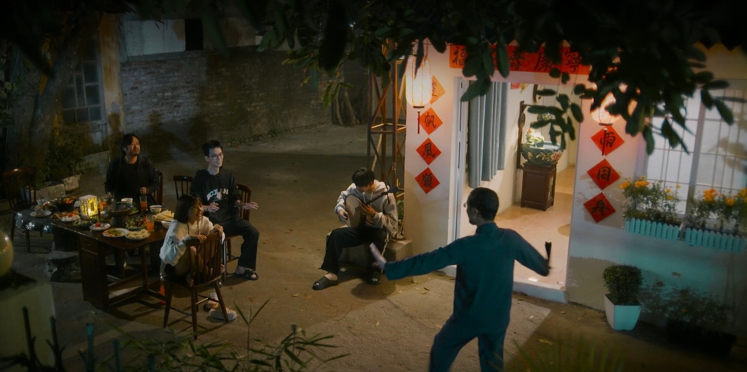 Bối cảnh phim đậm bản sắc Việt Nam. Ảnh: VFC