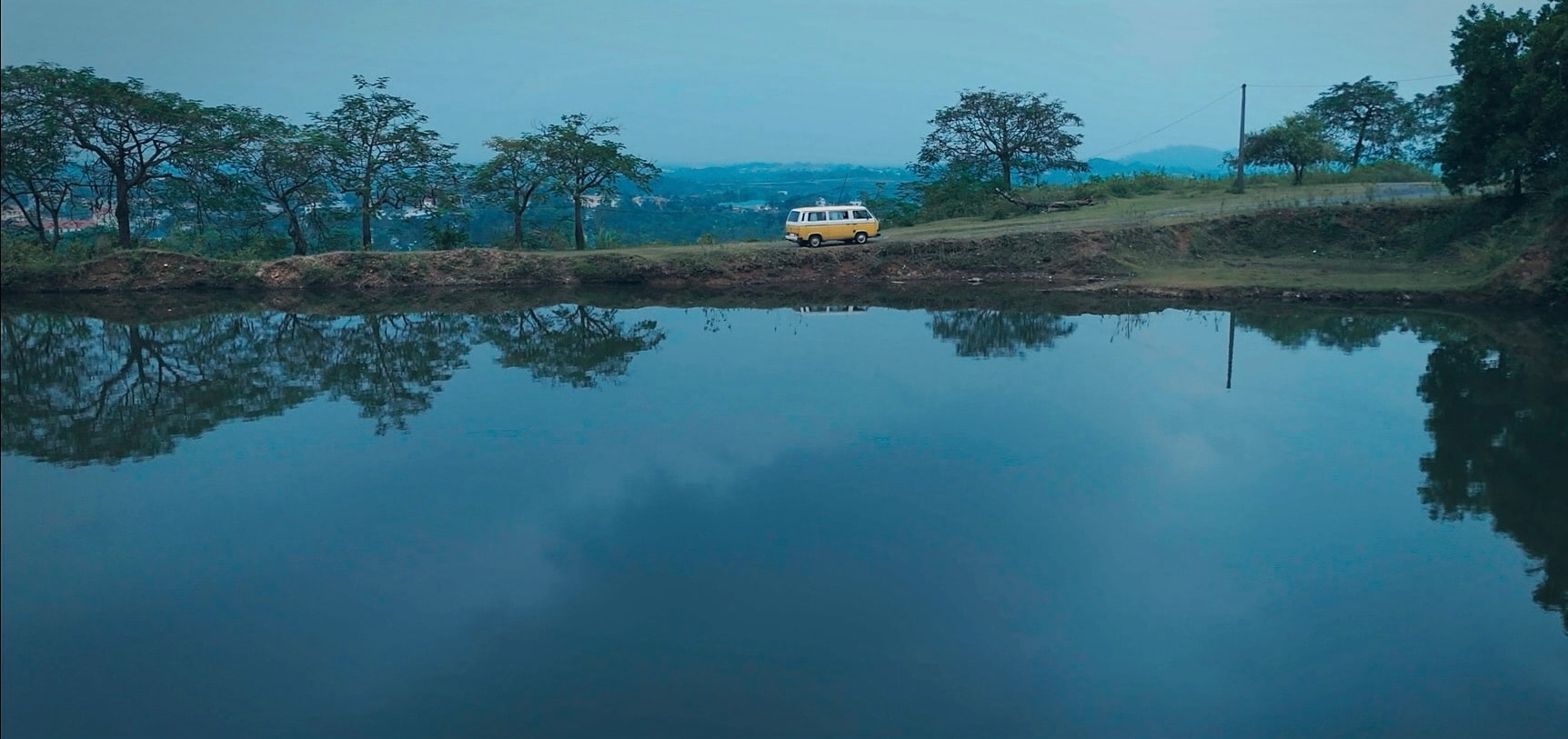 Phim còn đưa người xem qua nhiều cung đường, miền không gian văn hóa đặc sắc. Ảnh: VFC