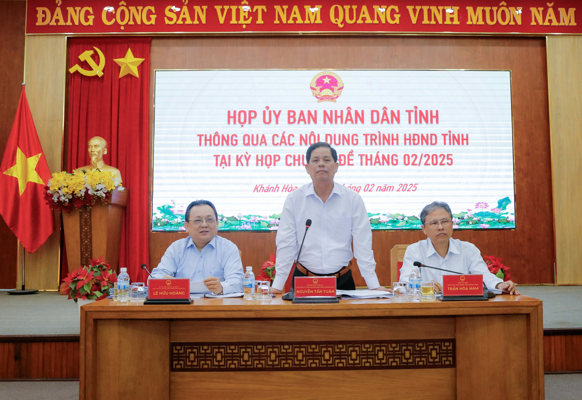 UBND tỉnh thống nhất các nội dung trình Kỳ họp chuyên đề HĐND tỉnh khóa VII