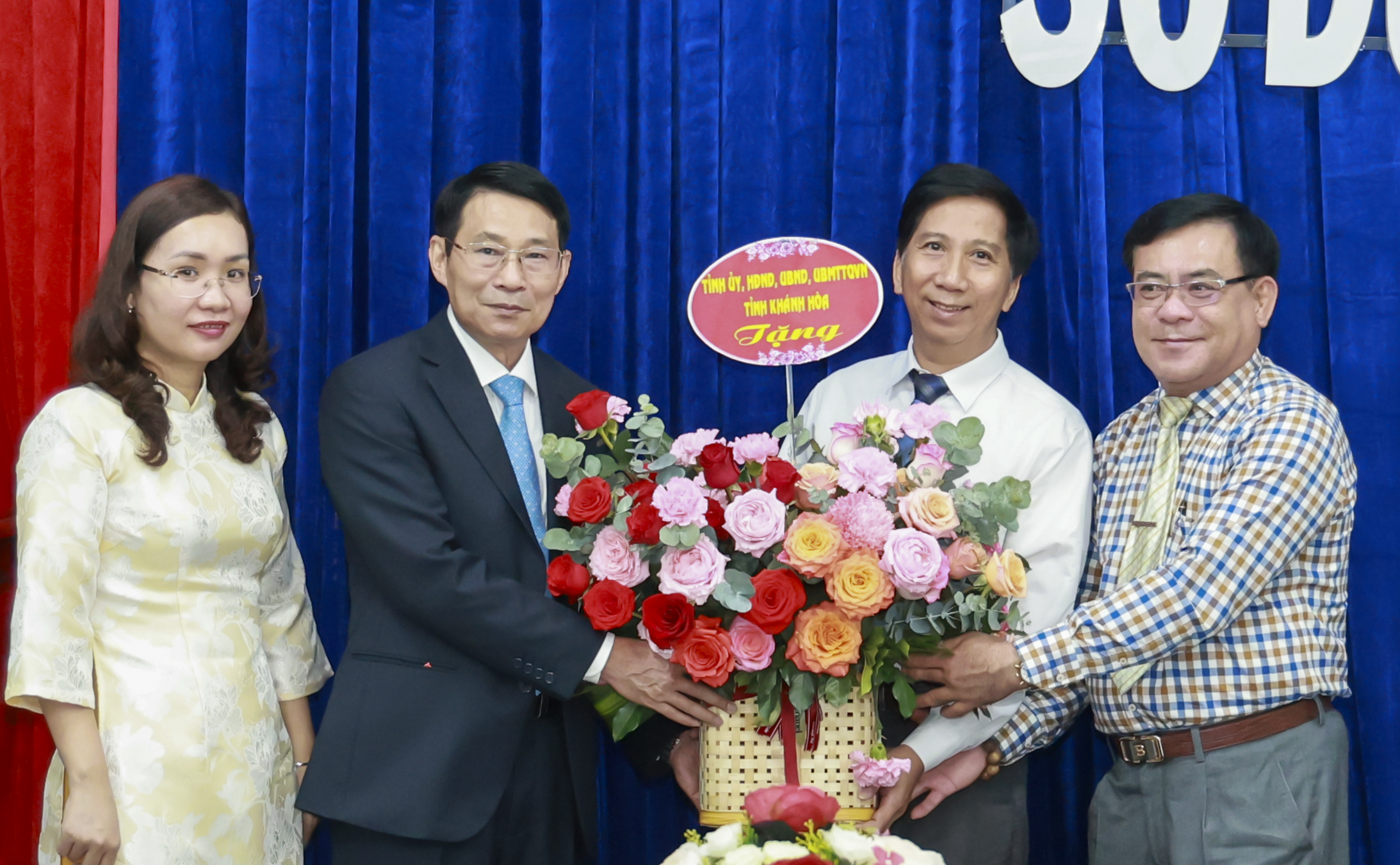 Phó Chủ tịch UBND tỉnh Đinh Văn Thiệu dự lễ ra quân đầu xuân, chúc Tết một số đơn vị