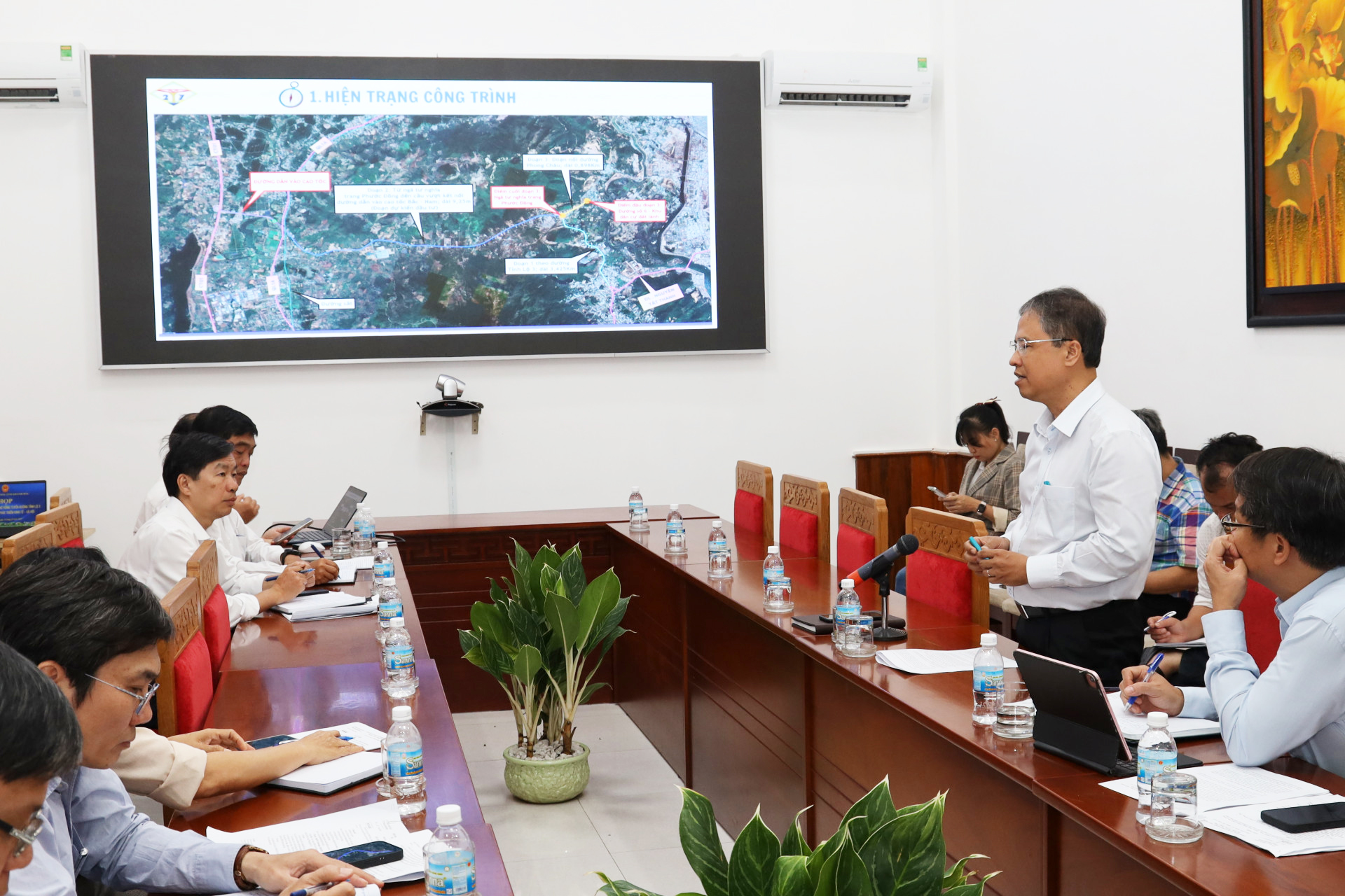 Ông Trần Hòa Nam kết luận cuộc họp.