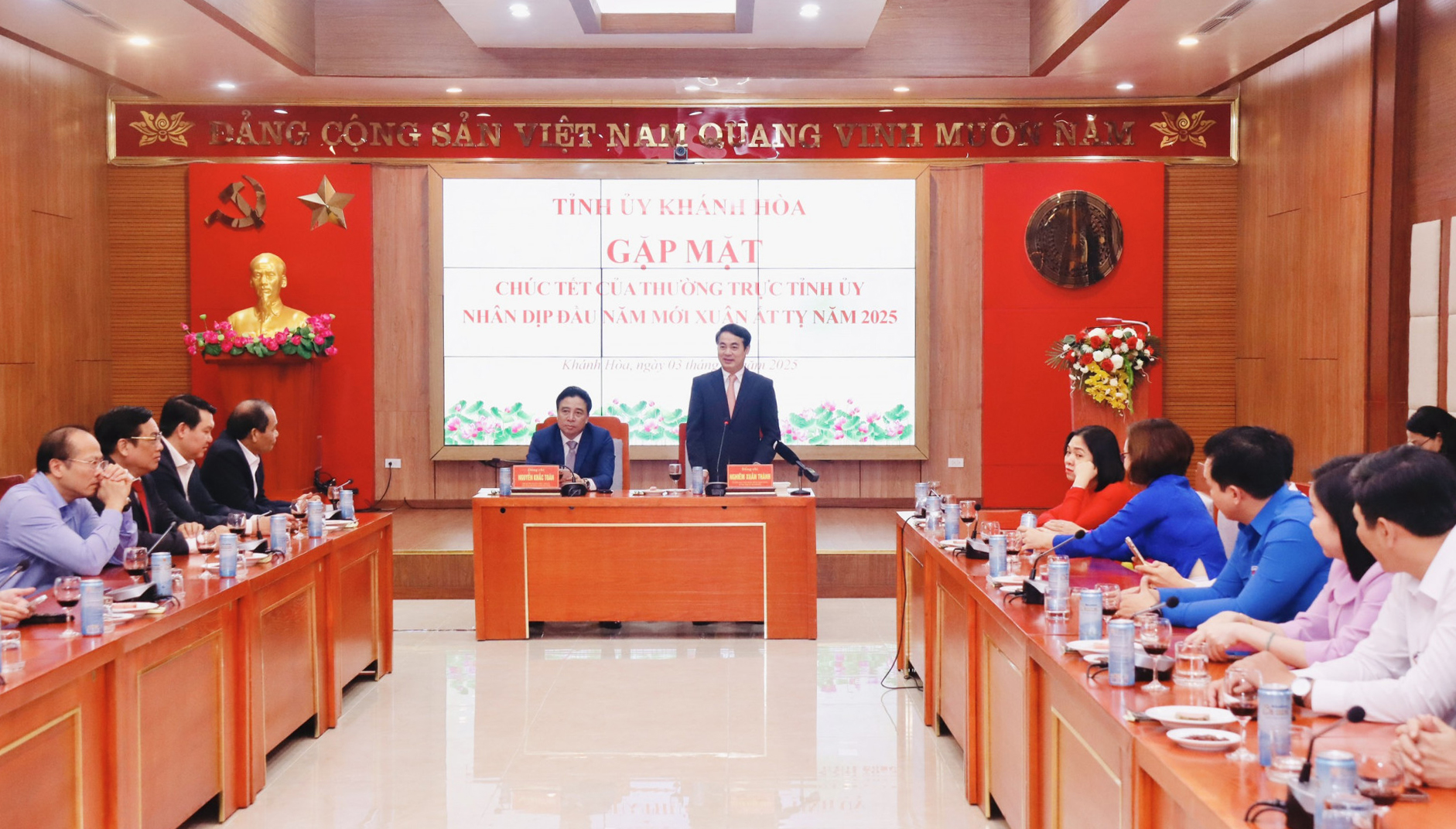 Thường trực Tỉnh ủy gặp mặt đầu xuân Ất Tỵ 2025