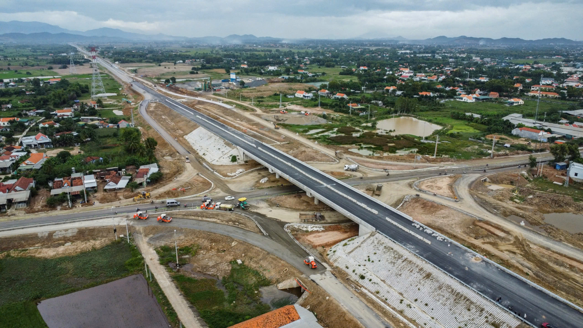 The Van Phong - Nha Trang expressway project expected to contribute to the development of the province in the coming time