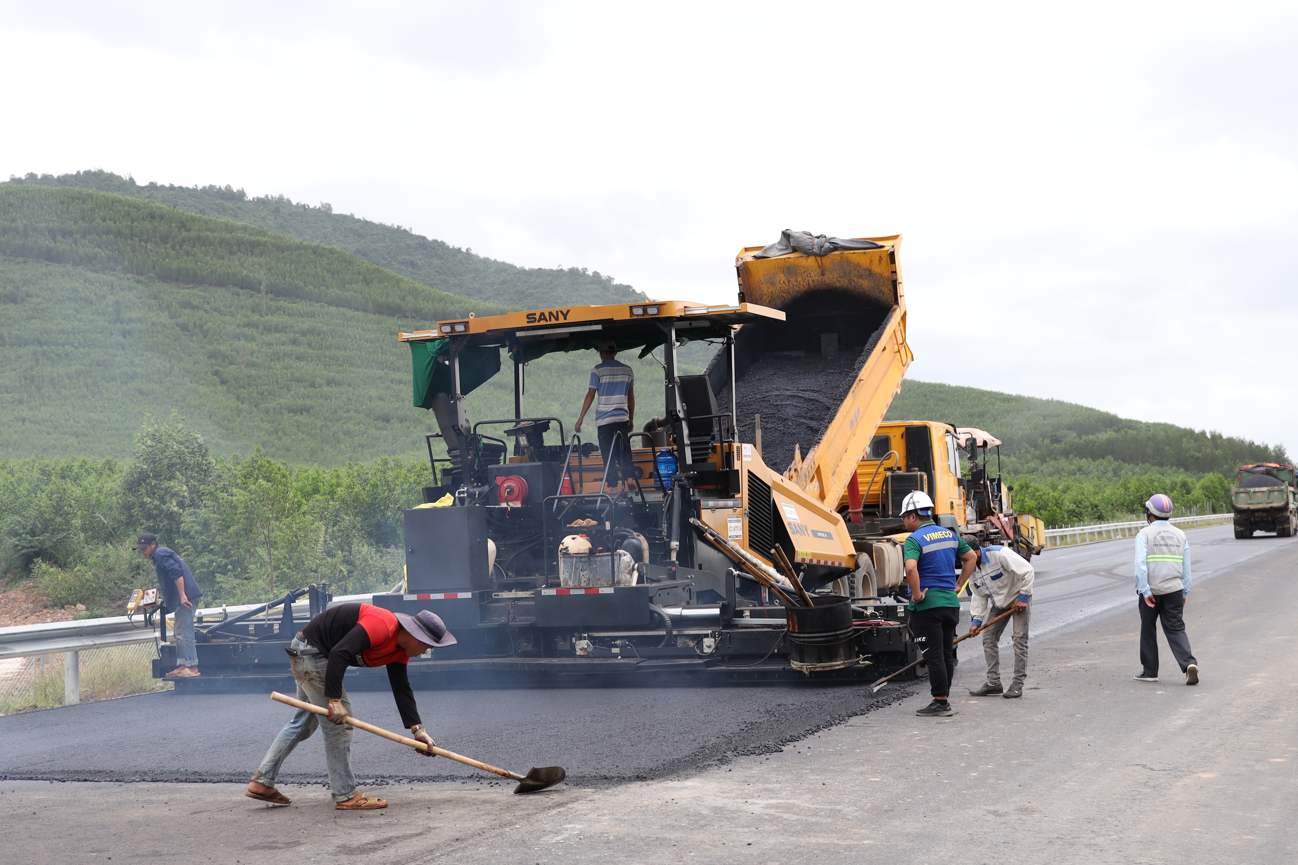 Thi đua thực hiện khát vọng bứt phá, lan tỏa tinh thần đổi mới sáng tạo