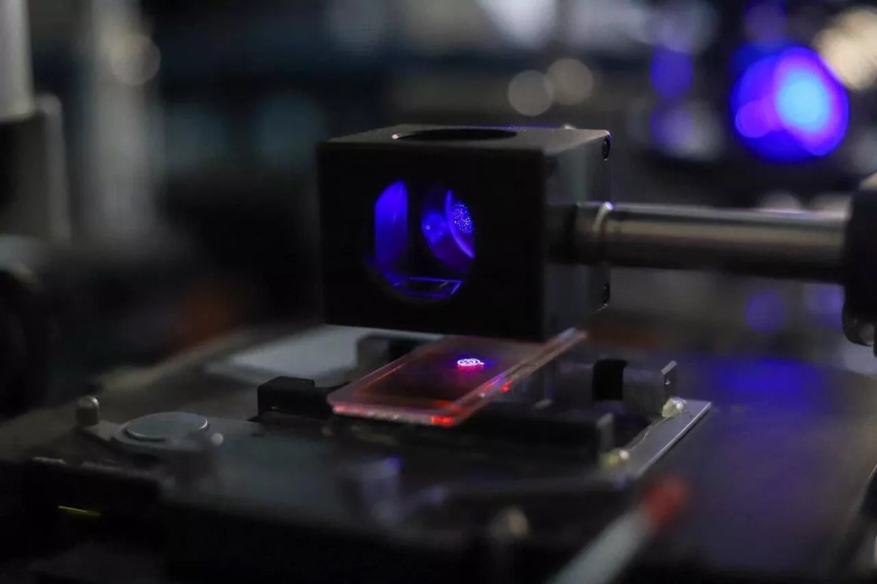 Quá trình tạo ra một con chip hóa học. 