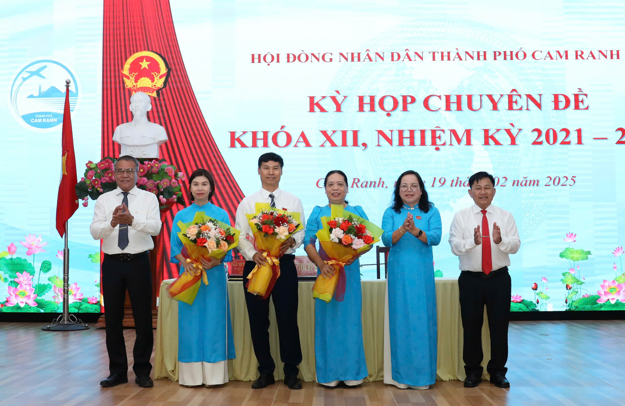 Giải thể, sắp xếp lại và thành lập mới các phòng, ban thuộc HĐND và UBND TP. Cam Ranh