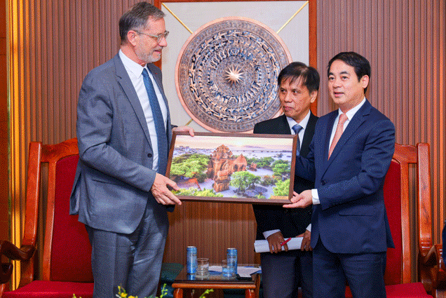 Podcast: Bản tin ngày 14-2