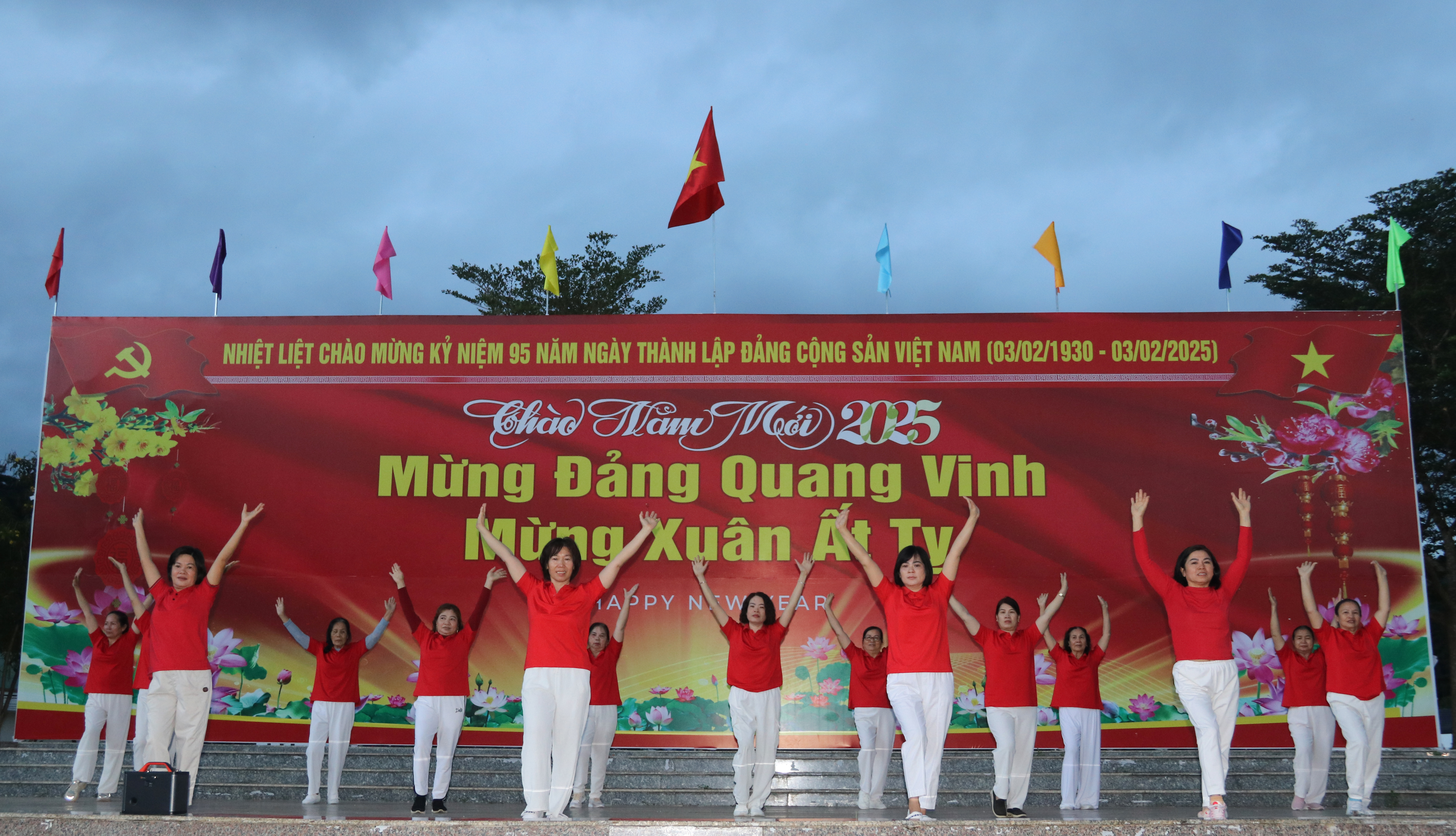 Khánh Sơn: Xây dựng các mô hình hỗ trợ phụ nữ vươn lên