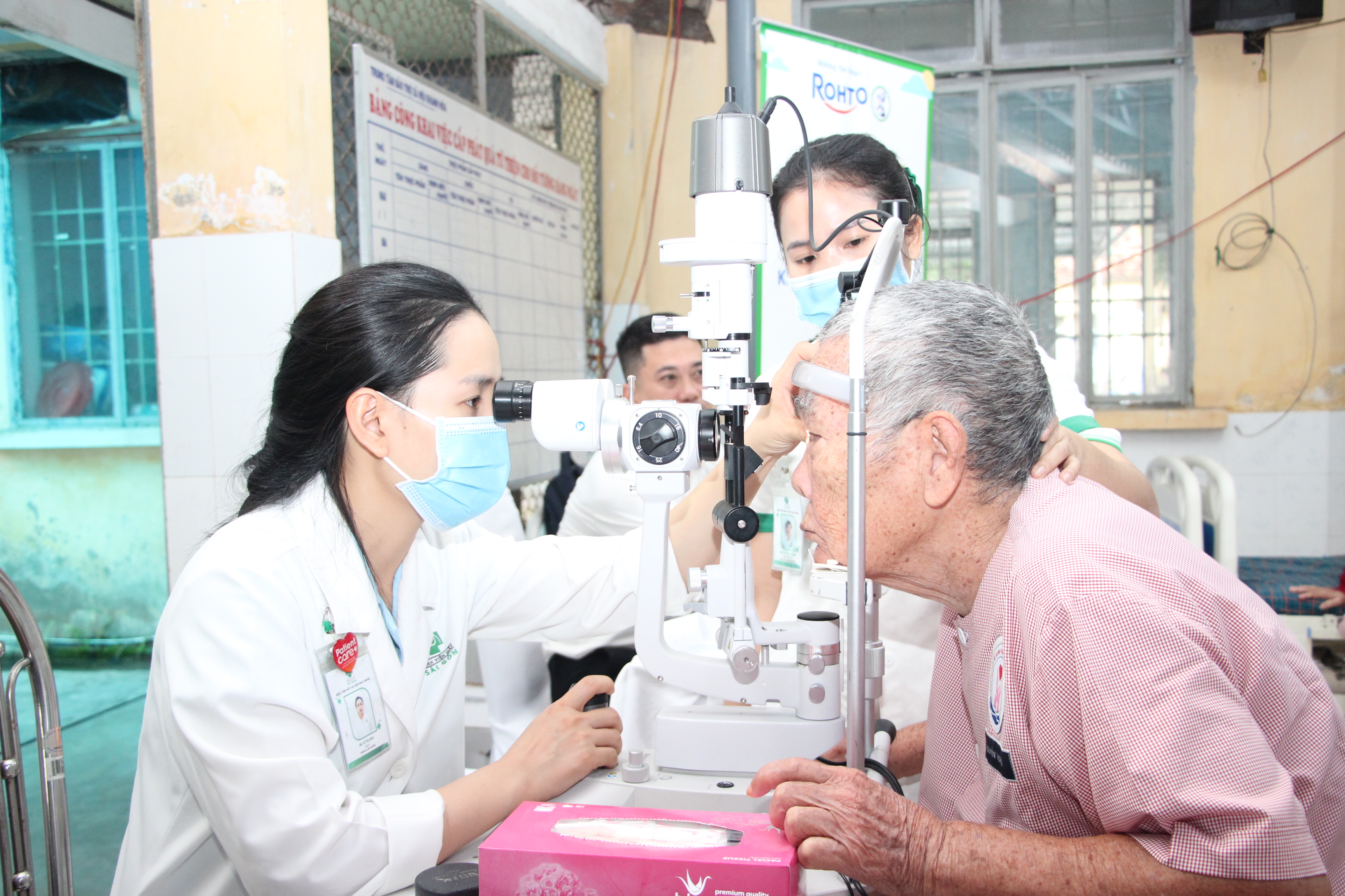 Quan tâm chăm sóc sức khỏe người cao tuổi 