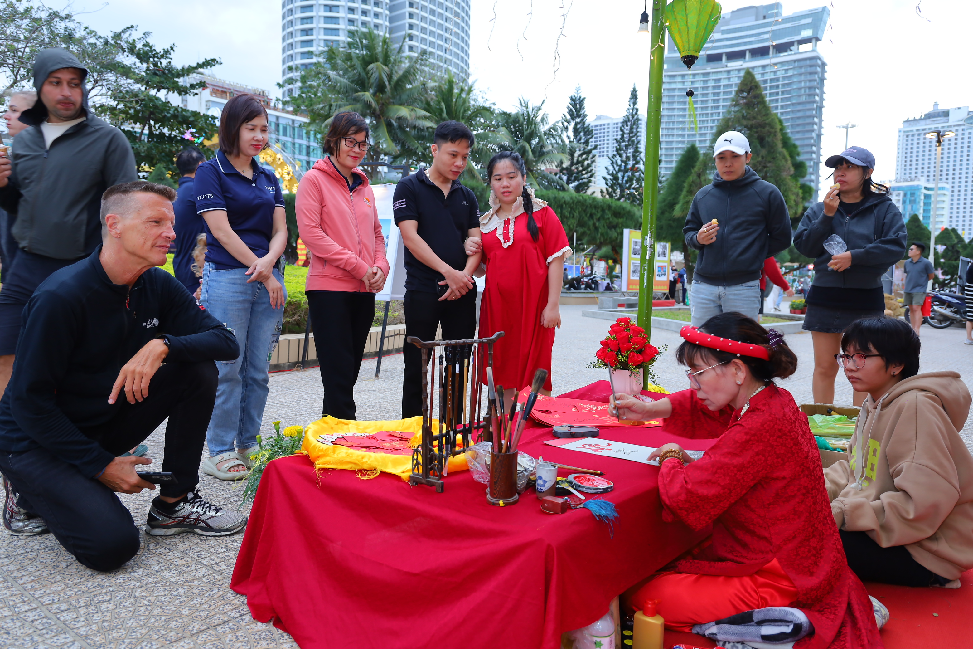 Cho chữ ngày xuân. Ảnh minh họa.