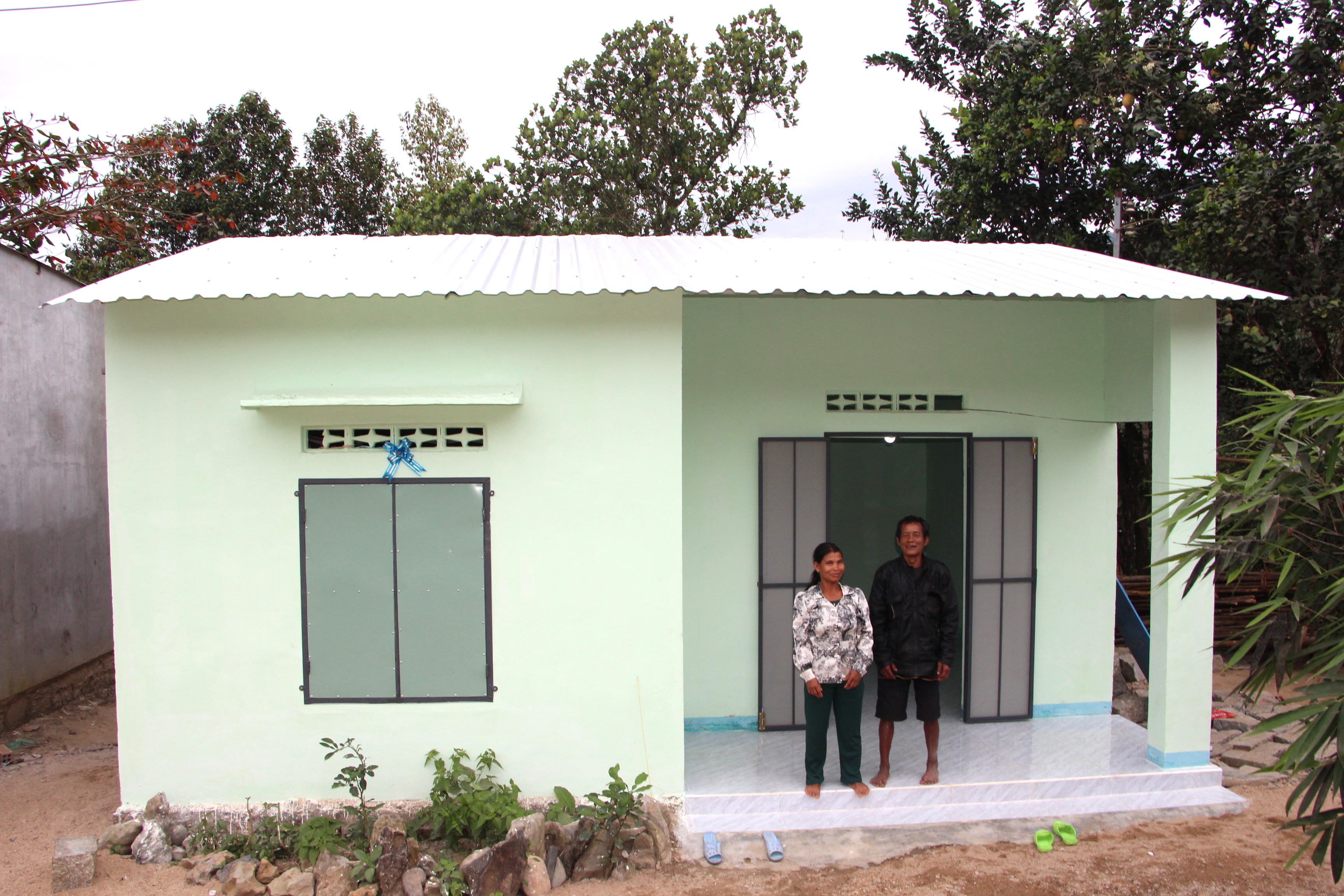 Gia đình ông Mà Niên được hỗ trợ sửa chữa nhà ở vào cuối năm 2024.