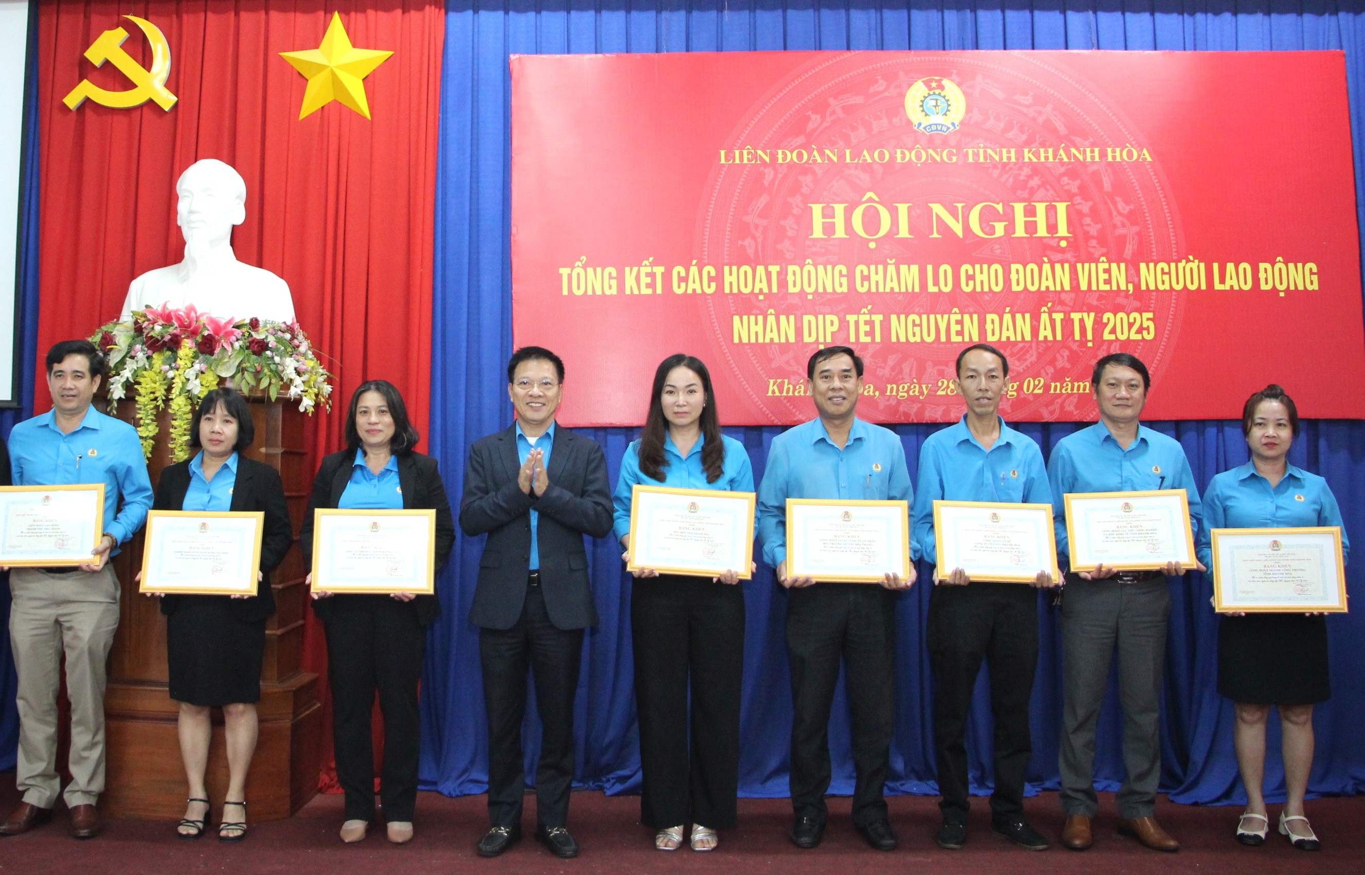 Liên đoàn Lao động tỉnh: Khen thưởng 36 tập thể, cá nhân trong hoạt động chăm lo Tết cho đoàn viên, người lao động