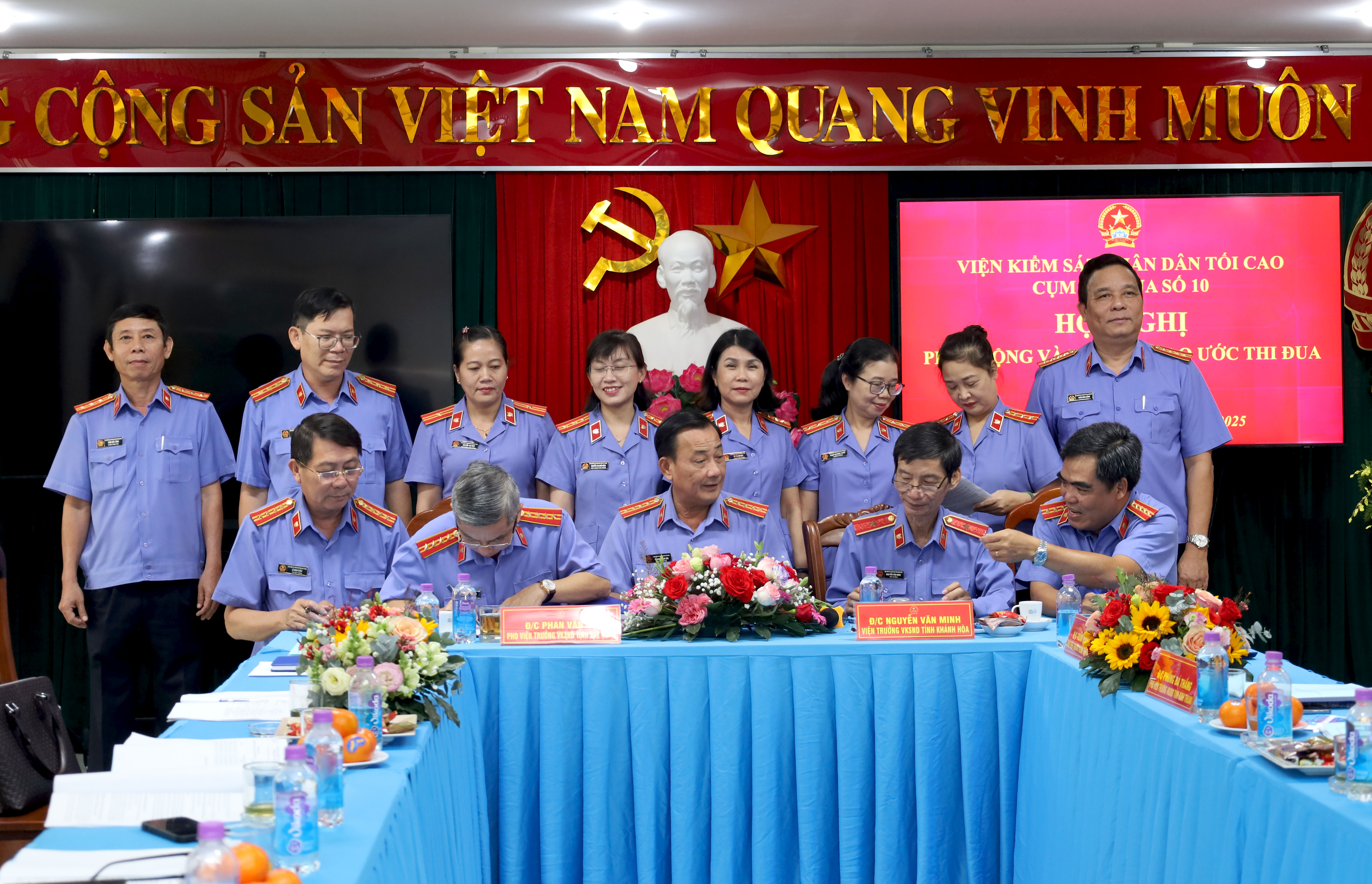 Cụm thi đua số 10 Viện Kiểm sát nhân dân tối cao ký giao ước thi đua năm 2025