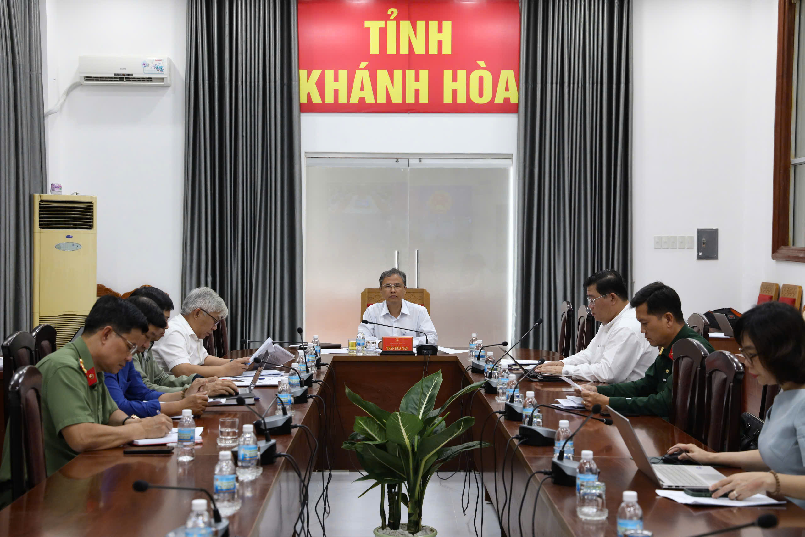 Quang cảnh cuộc họp tại điểm cầu Khánh Hòa.