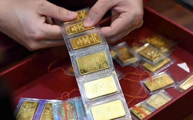 Giá vàng vượt mốc 90 triệu đồng/lượng