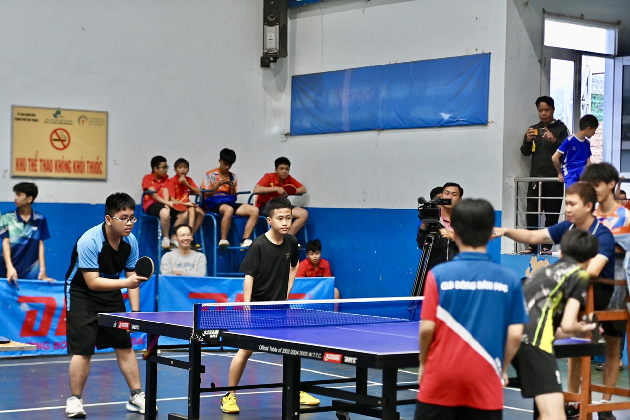 Hơn 170 vận động viên tranh tài Giải bóng bàn các nhóm tuổi TP. Nha Trang