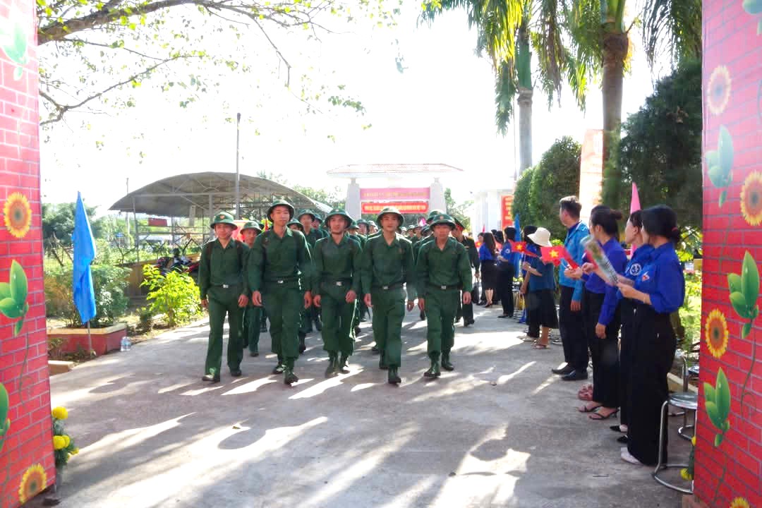 Tiểu đoàn Bộ binh 460 tiếp nhận 335 chiến sĩ mới năm 2025