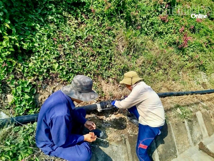 Khắc phục sự cố đường ống nước rỉ rác rò rỉ chảy ra môi trường dọc Quốc lộ 1