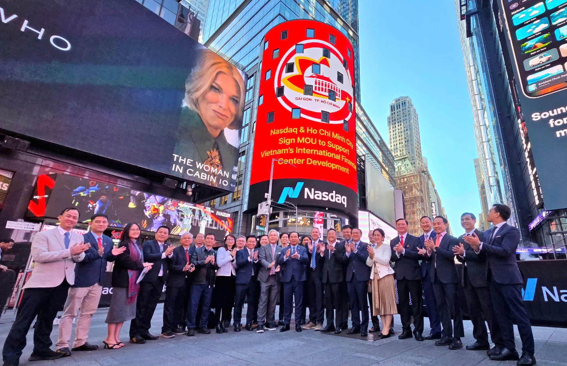 Chuyến công tác của Đoàn lãnh đạo TP. Hồ Chí Minh do Chủ tịch UBND TP. Hồ Chí Minh dẫn đầu cùng sự tham gia của UEH đã thúc đẩy các hợp tác quốc tế cấp cao, chuẩn bị cho lộ trình đào tạo nhân lực trình độ cao cho IFC.