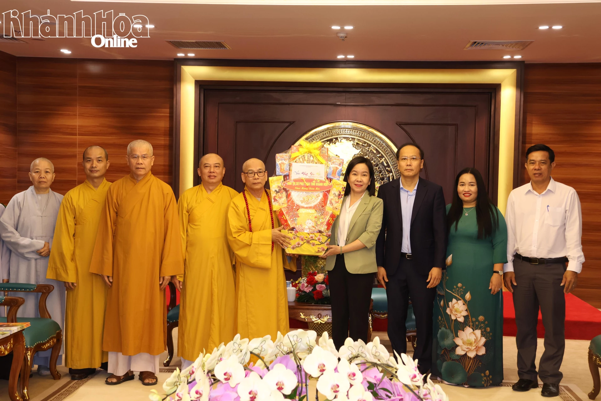 Thường trực Ban Trị sự Giáo hội Phật giáo Việt Nam tỉnh Khánh Hoà chúc mừng Ban Tuyên giáo và Dân vận Tỉnh ủy nhân dịp xuân Bính Ngọ 2026.