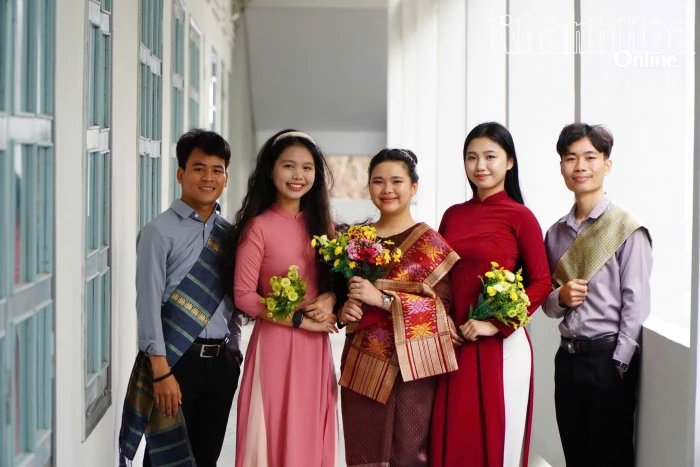 Những người bạn Lào ở Khánh Hòa