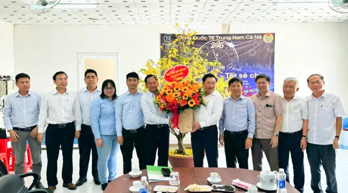 Phó Chủ tịch UBND tỉnh Trịnh Minh Hoàng thăm một số doanh nghiệp đầu xuân Bính Ngọ 2026