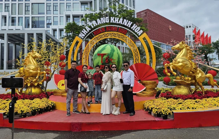 Rộn ràng check-in Nha Trang ngày cuối năm